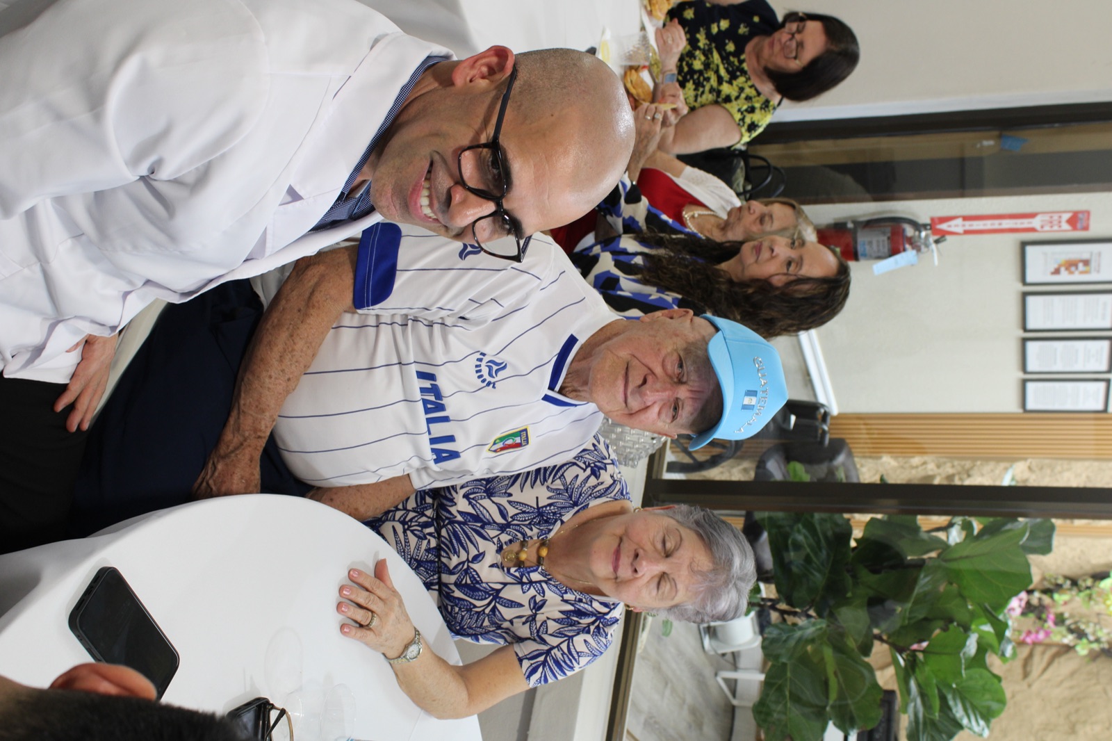 Encanto Health Center staff welcoming a patient in our Miami lobby